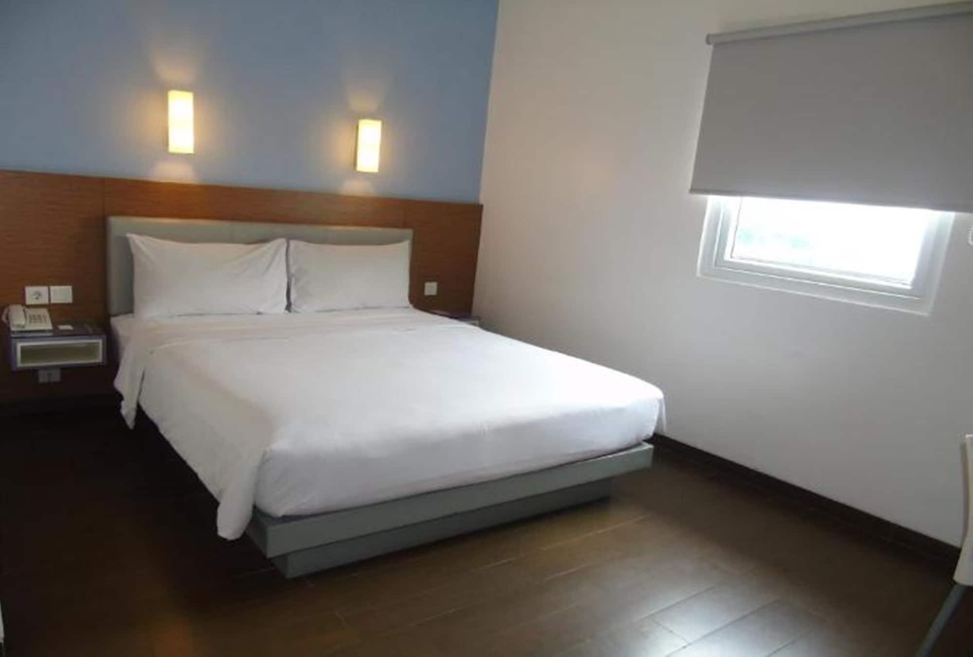 Amaris Hotel La Codefin Kemang Джакарта Экстерьер фото