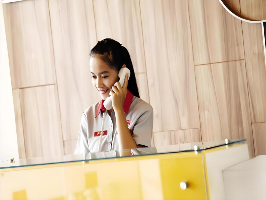 Amaris Hotel La Codefin Kemang Джакарта Экстерьер фото