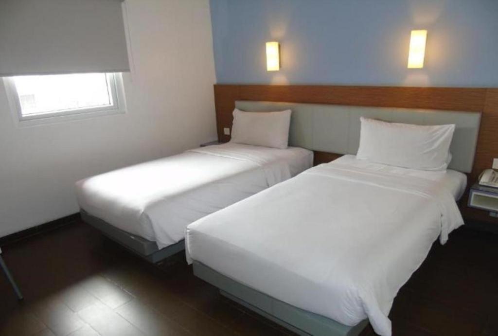 Amaris Hotel La Codefin Kemang Джакарта Экстерьер фото
