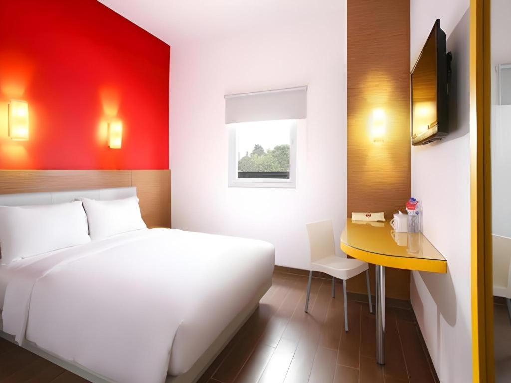 Amaris Hotel La Codefin Kemang Джакарта Экстерьер фото