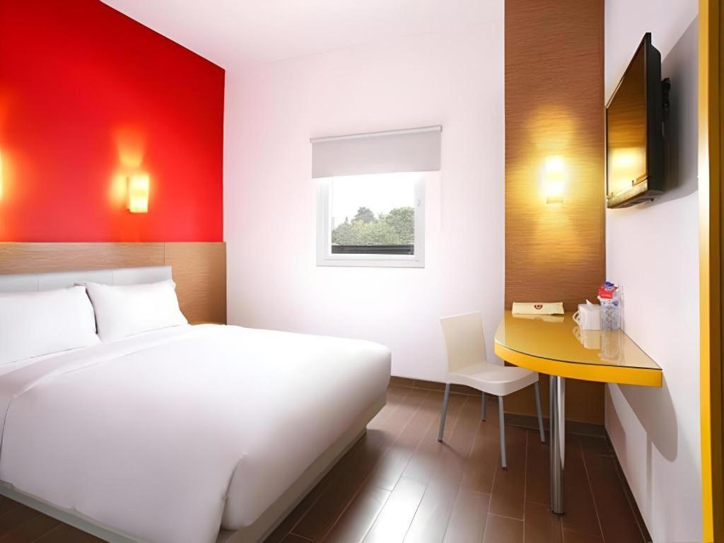 Amaris Hotel La Codefin Kemang Джакарта Экстерьер фото