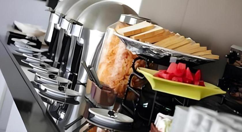 Amaris Hotel La Codefin Kemang Джакарта Экстерьер фото