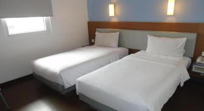 Amaris Hotel La Codefin Kemang Джакарта Экстерьер фото